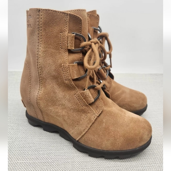 Sorel Size 4 Youth Hidden Wedge Boot Joan Of Arctic Il Camel Brown Suede - Picture 1 of 14